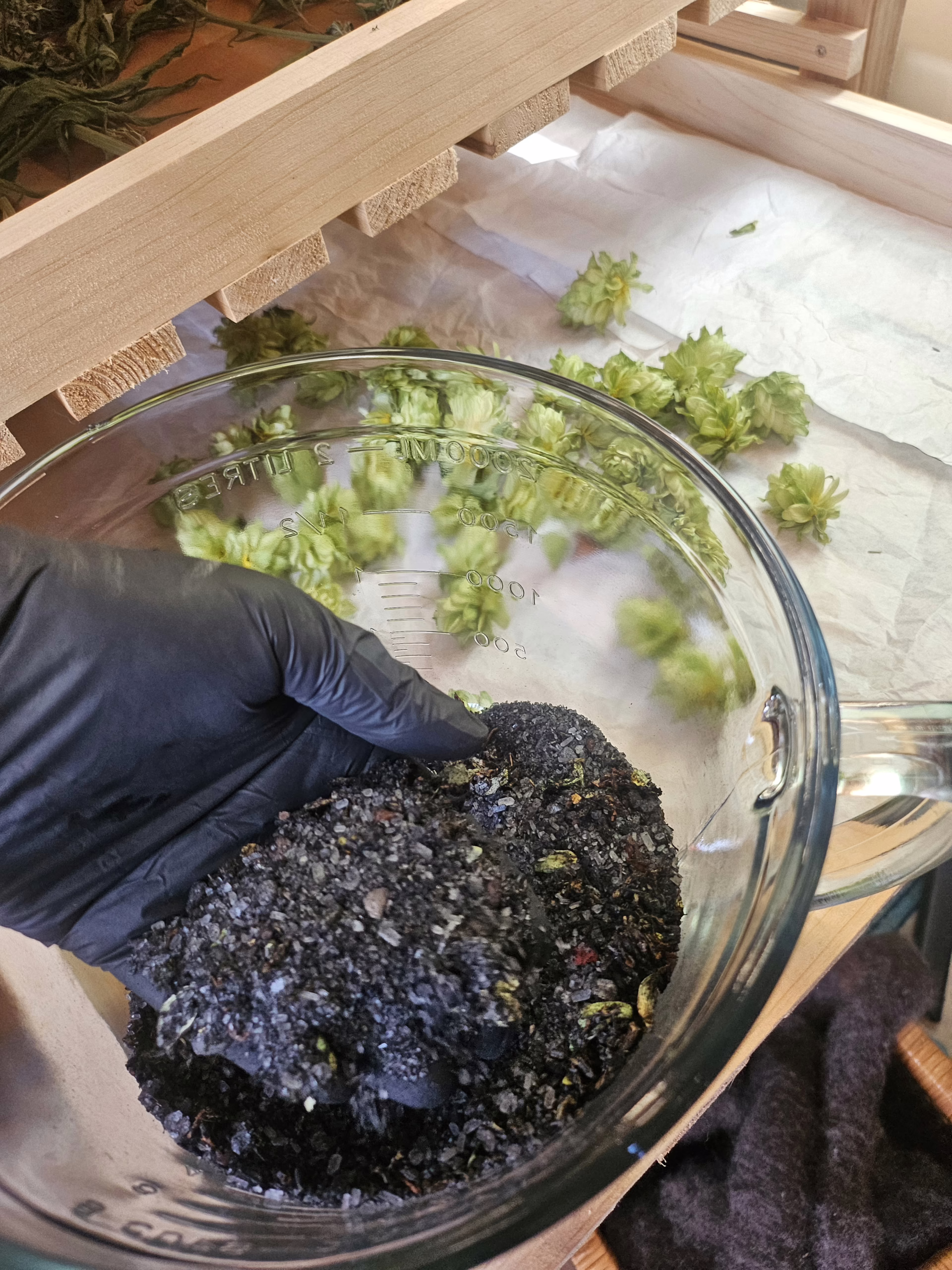 Midnight Dream: Black Herbal Bath Salt - Image 3